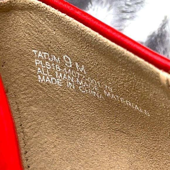 The limited high heel shoes red color size 9M - Picture 9 of 10